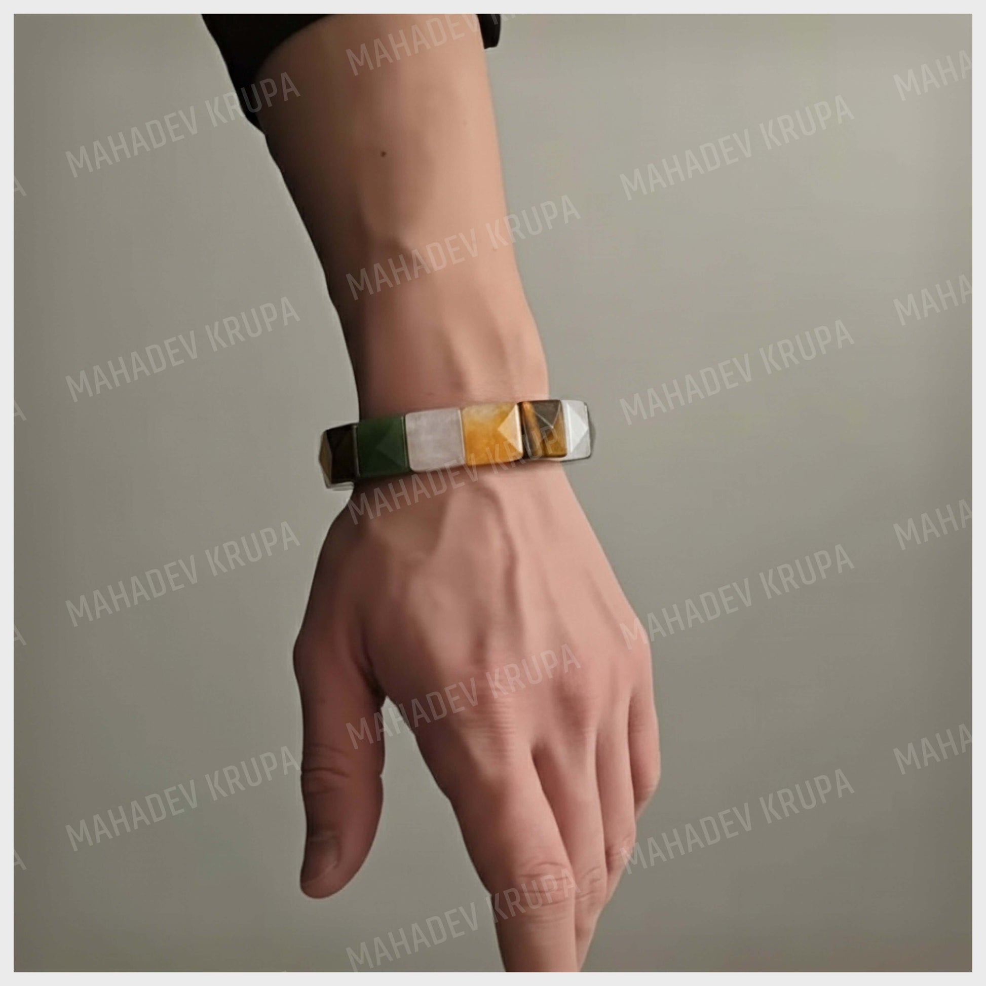 Cubical Money Magnet Bracelet